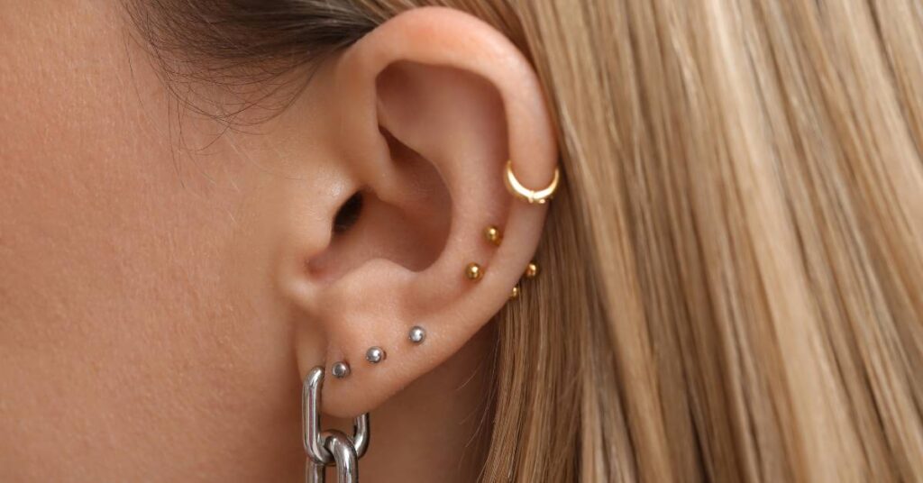 przekluwanie uszu. ile trwa i czy przekluwanie uszu boli glowne