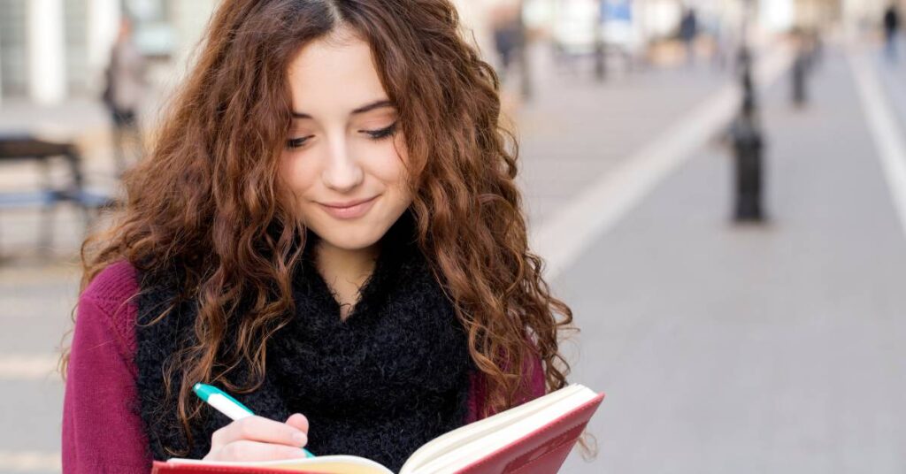 hobby i pasje pisanie notowanie w dzienniku