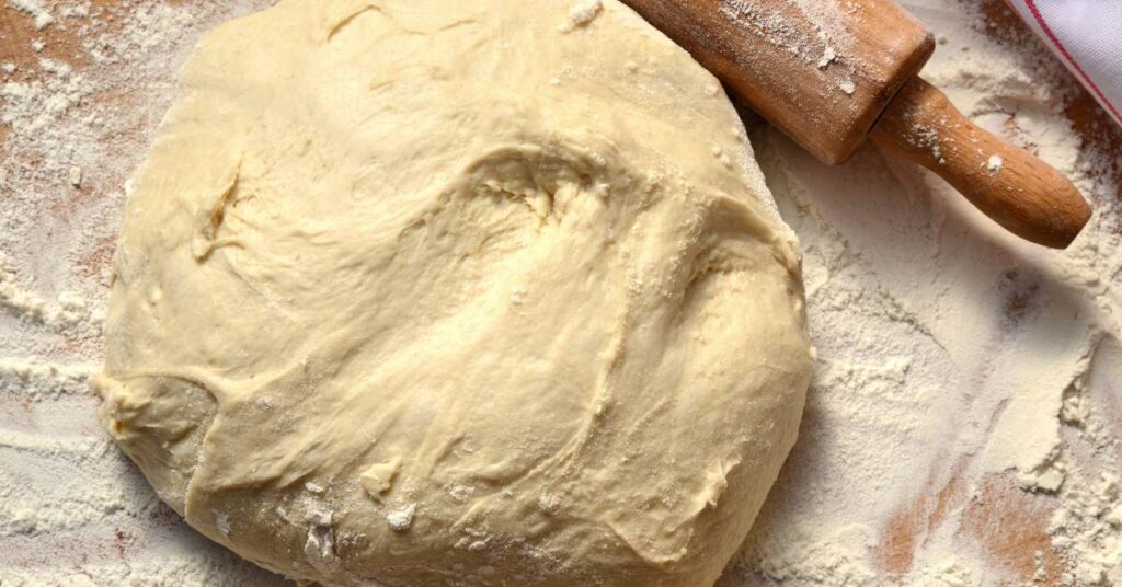pieczywo na drożdżach czy na zakwasie zalety i wady surowe ciasto na drożdżach