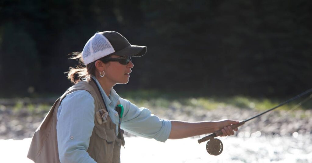 wędkarstwo jako pasja kobieta łowi